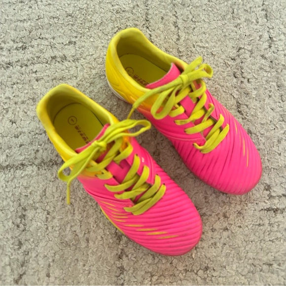 Vizari Liga Turf Soccer Cleats Shoes in Pink/Yellow Youth Girls Size 1 - Picture 3 of 9